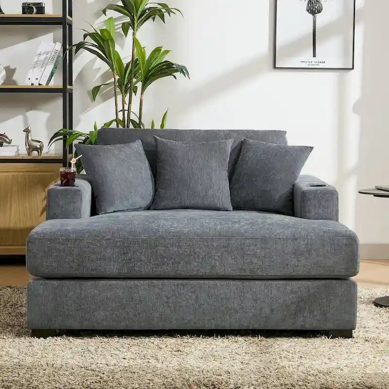 Chauffeuse surdimensionnée trois places avec oreillers